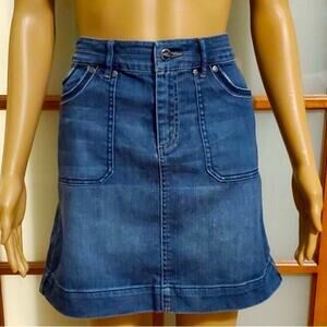 White House Black Market Blanc Denim Mini Skirt Size 0. See Video 99% Cotton.